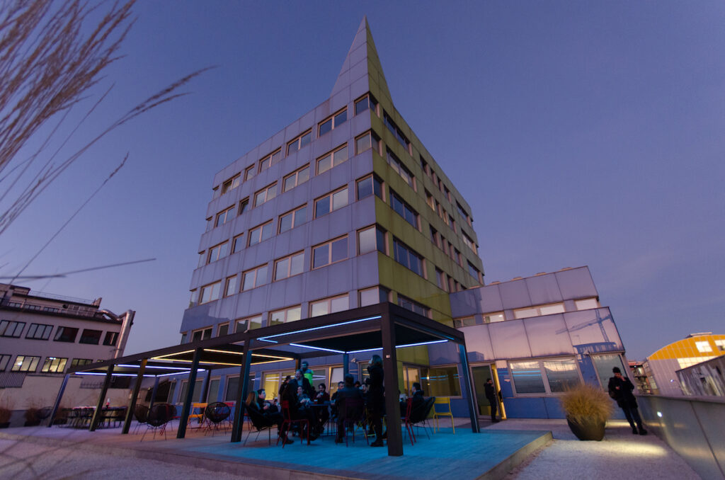 The Elastic Workplace